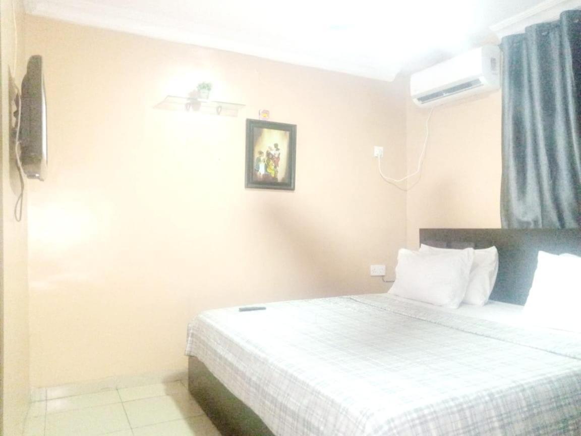 Staycation Suites And Apartment 라고스 외부 사진