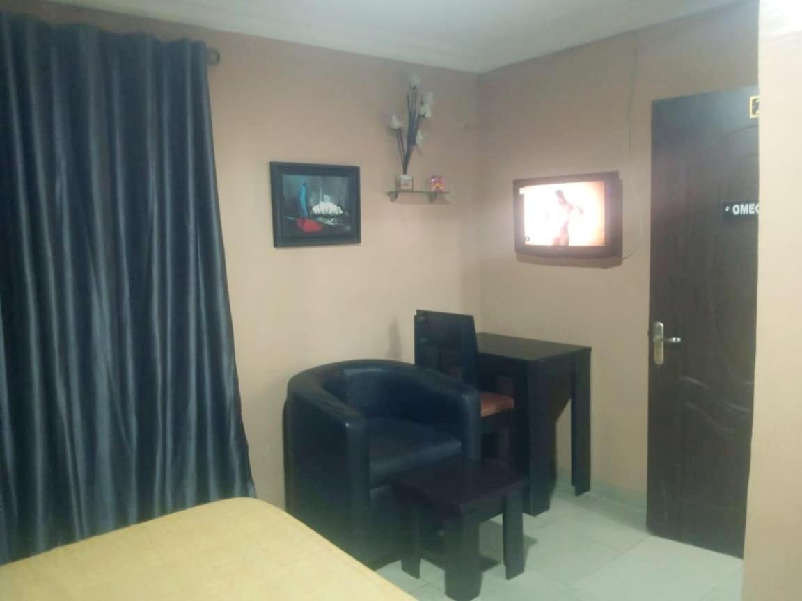 Staycation Suites And Apartment 라고스 외부 사진