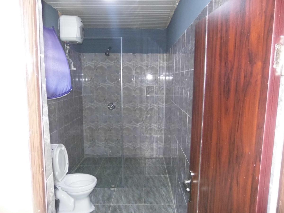 Staycation Suites And Apartment 라고스 외부 사진