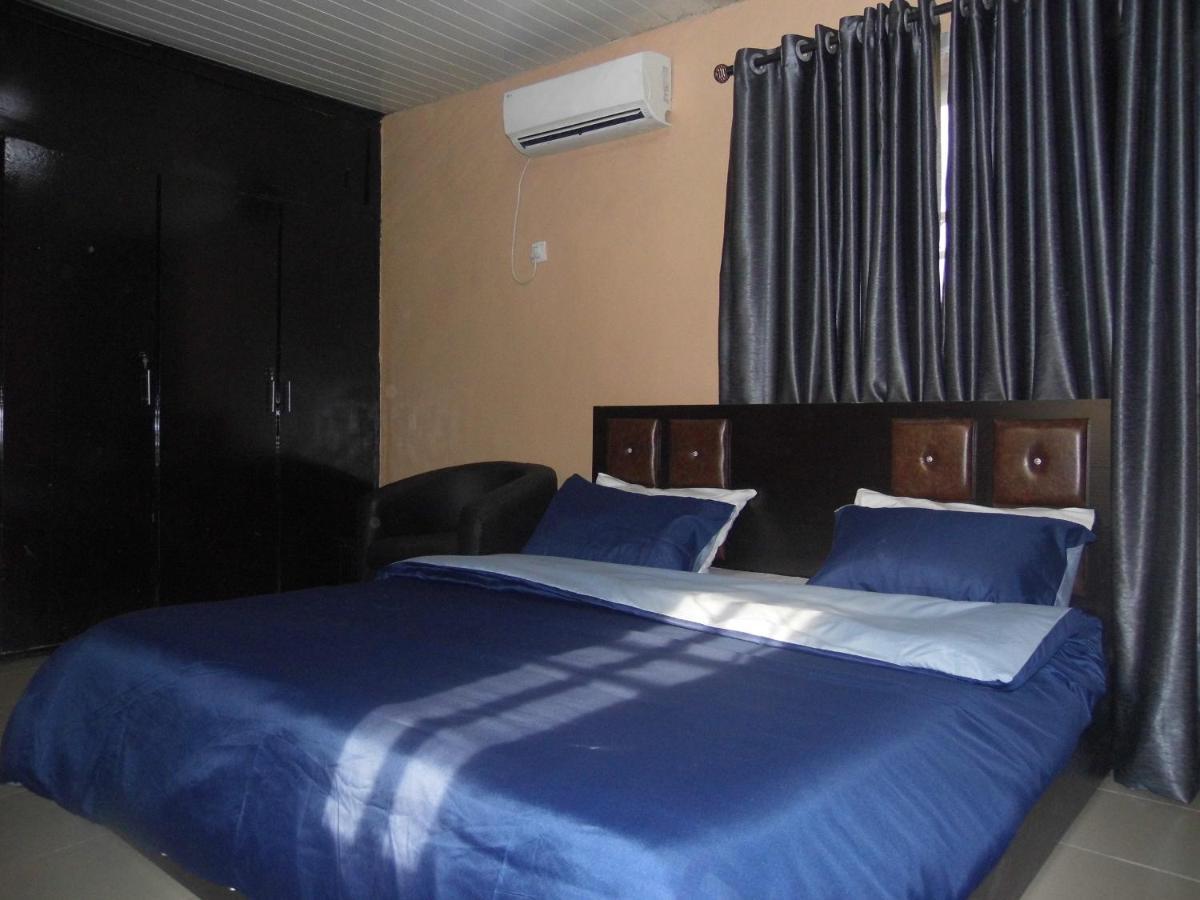 Staycation Suites And Apartment 라고스 외부 사진