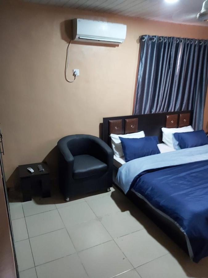 Staycation Suites And Apartment 라고스 외부 사진