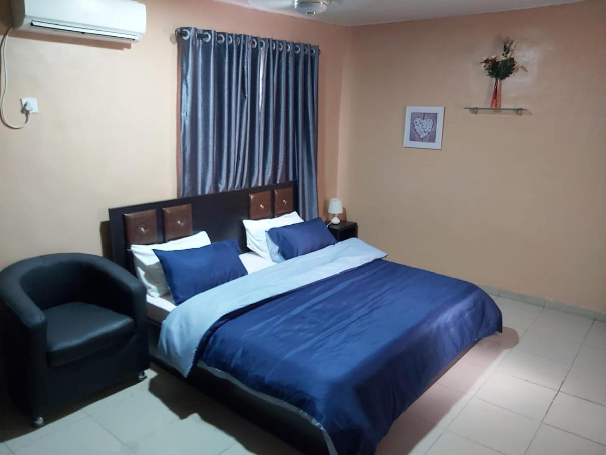 Staycation Suites And Apartment 라고스 외부 사진