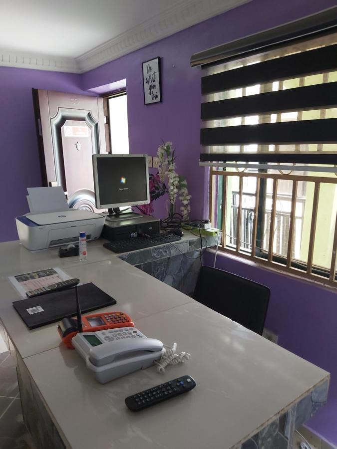 Staycation Suites And Apartment 라고스 외부 사진